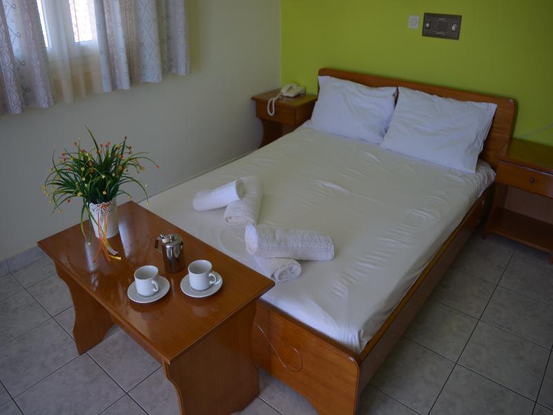 Montes & Hotell 2*