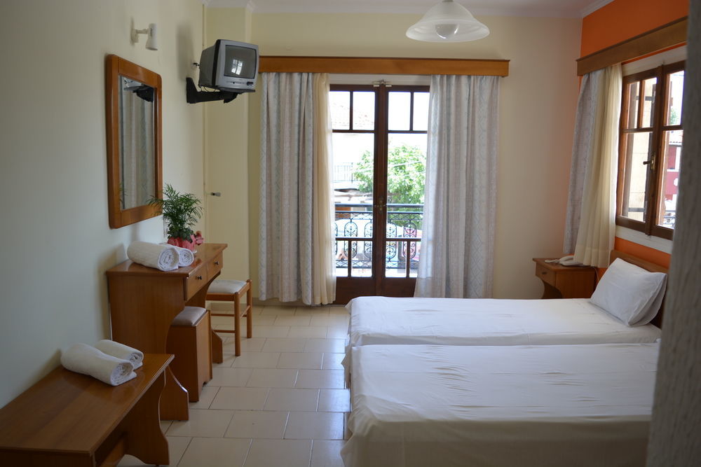 Montes & Alykanas (Zakynthos)